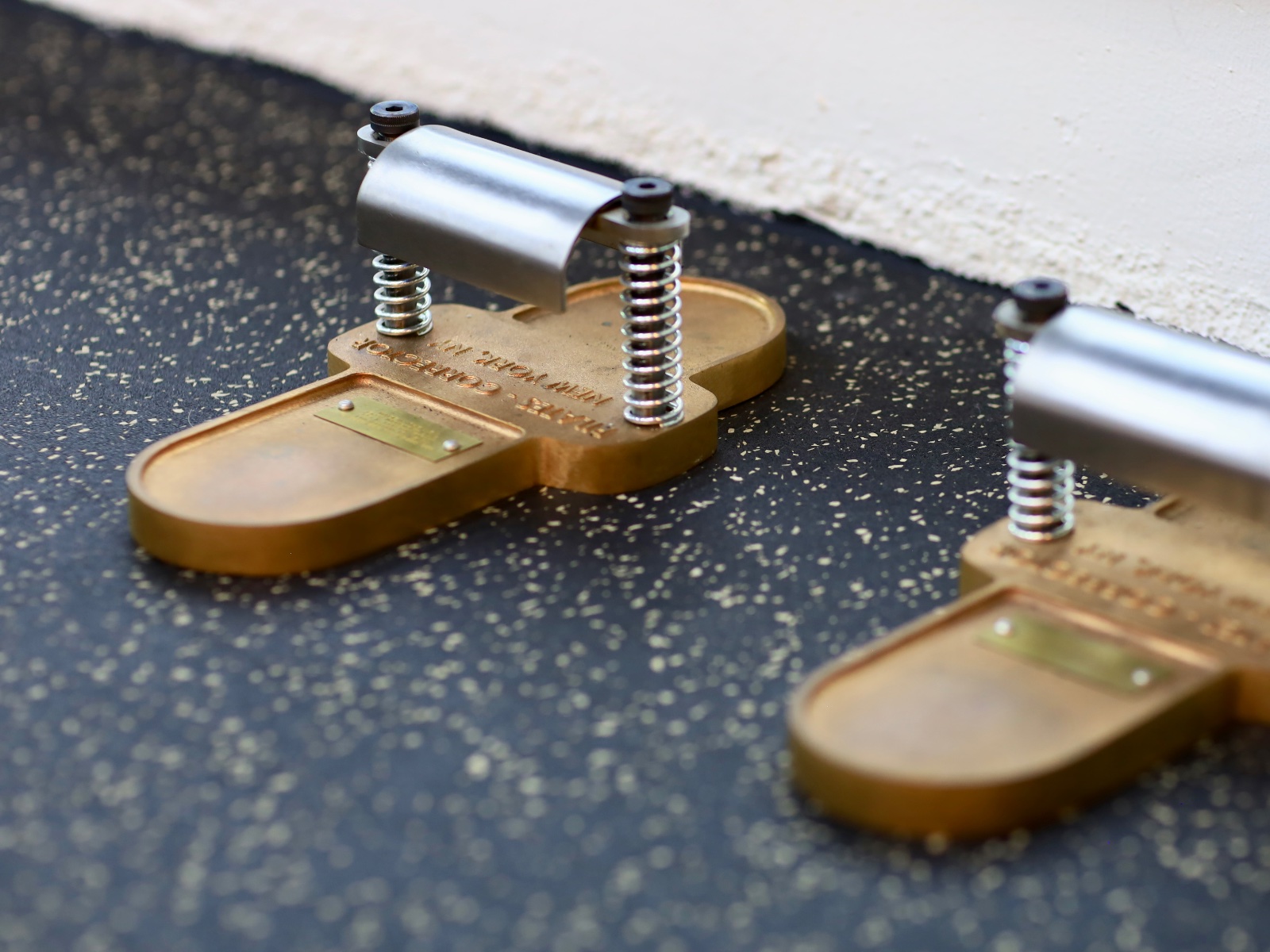 Gratz Foot Corrector — small apparatus for foot and arch strength